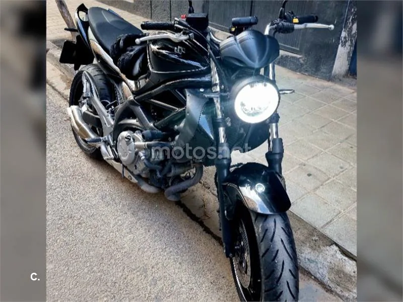 Suzuki Gladius 650 2500 € 2011 Valencia - 1