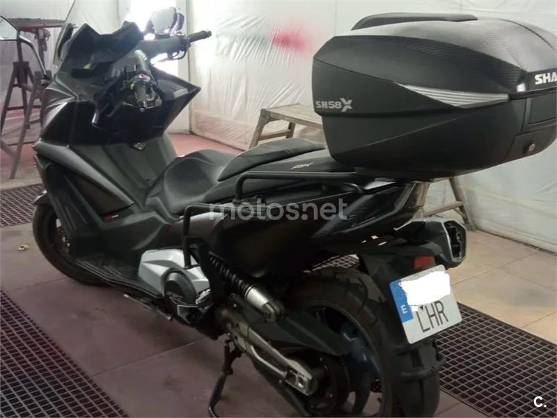 Kymco AK 550 - Vista 1