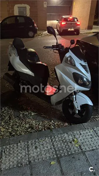 Daelim S2 125 FI 700 € 2013 Guadalajara - 1