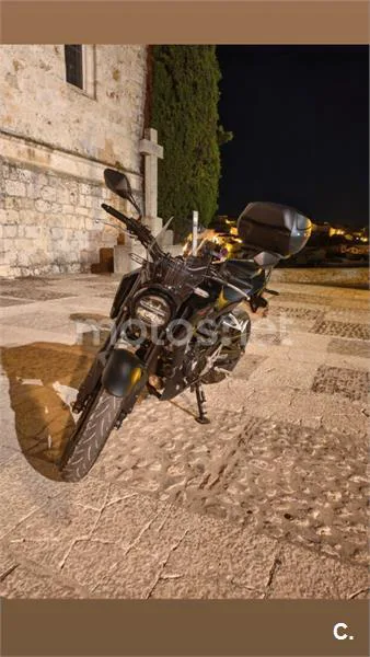 Honda CB125R - Vista 1