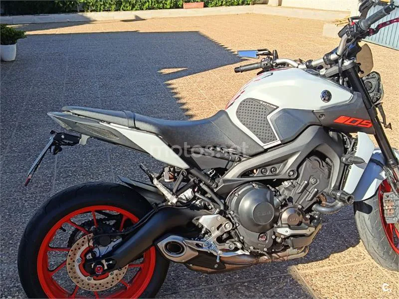 Yamaha MT-09 - Vista 1