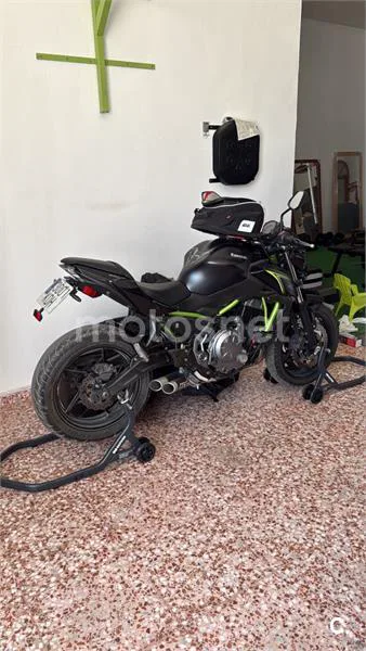 Kawasaki Z650 - Vista 1
