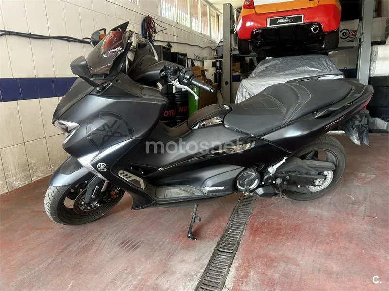 Yamaha TMAX - Vista 1