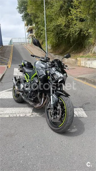 Kawasaki Z900 - Vista 1