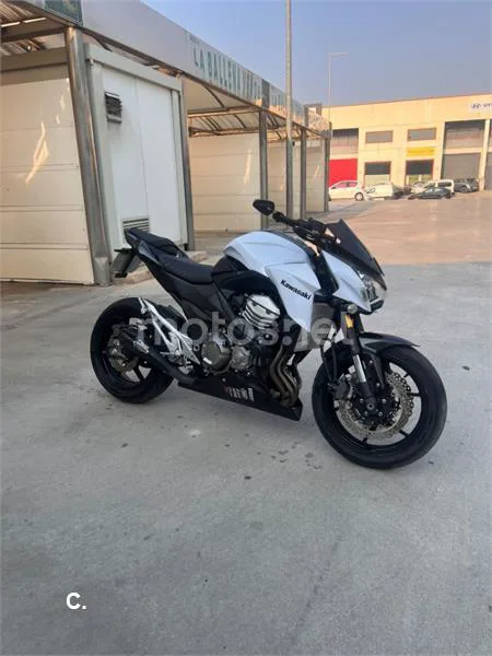 Kawasaki Z800 - Vista 1
