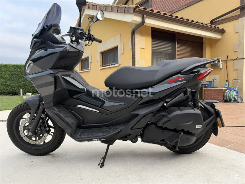 Aprilia SR GT 125 - Vista 1