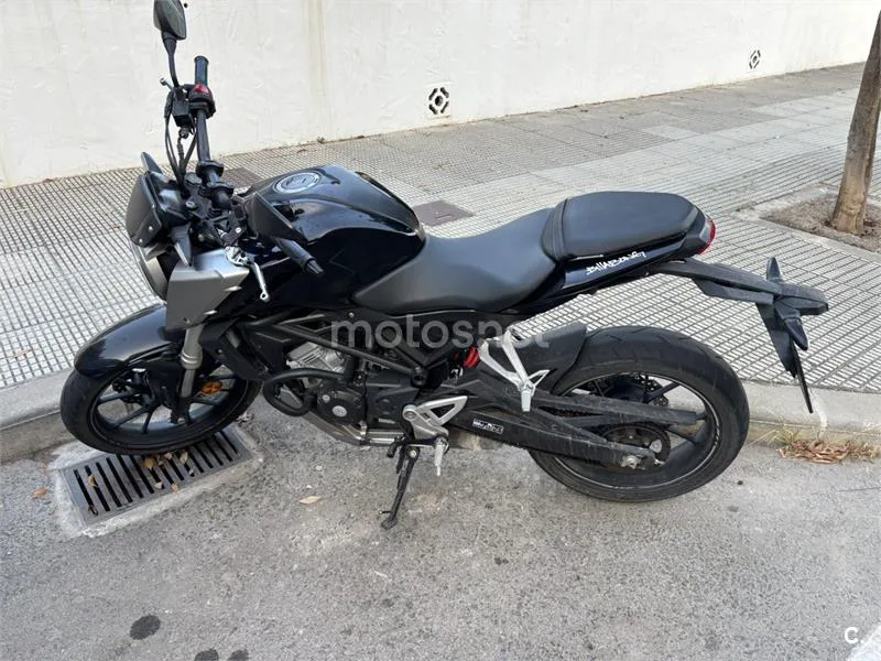 Honda CB125R - Vista 1