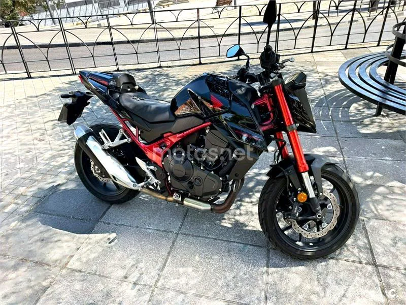 Honda CB750 Hornet - Vista 1