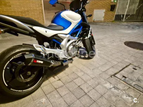 Suzuki Gladius 650 2300 € 2010 Araba - 1