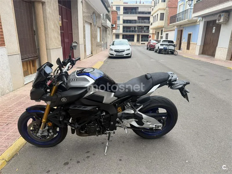 Yamaha MT-10 - Vista 1