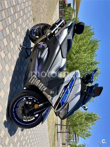 Yamaha TMAX - Vista 1