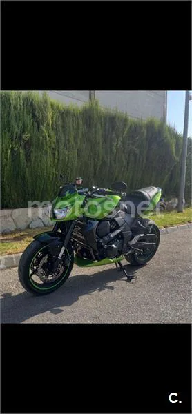 Kawasaki Z750 - Vista 1