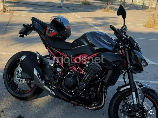 Kawasaki Z900 - Vista 1