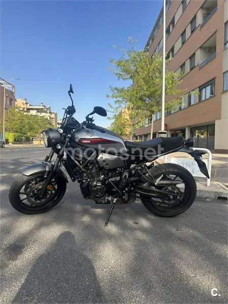 Yamaha XSR700 - Vista 1