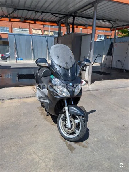 Piaggio X9 Evolution 125 - Vista 1