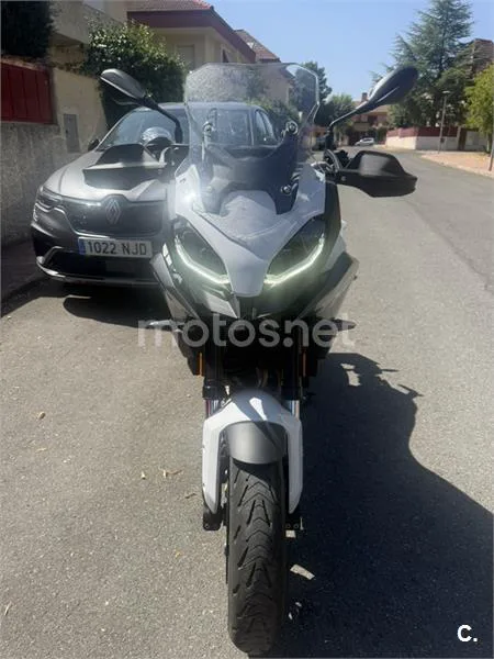BMW F 900 XR - Vista 1