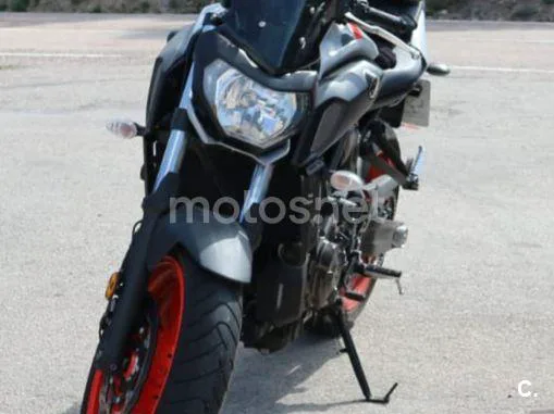 Yamaha MT-07 - Vista 1
