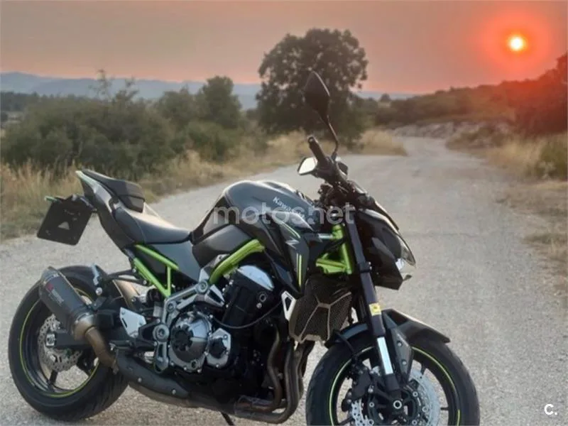 Kawasaki Z900 - Vista 1