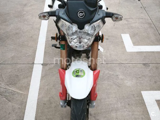 Keeway RKV 125 - Vista 1
