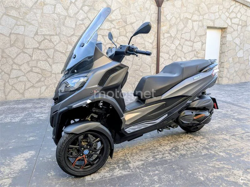 Piaggio MP3 530 Exclusive 8990 € 2023 Cáceres - 1