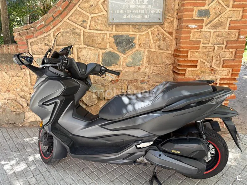 Honda Forza 125 - Vista 1