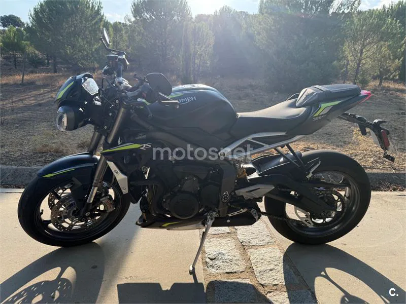 Triumph Street Triple 765 8500 € 2022 Madrid - 1