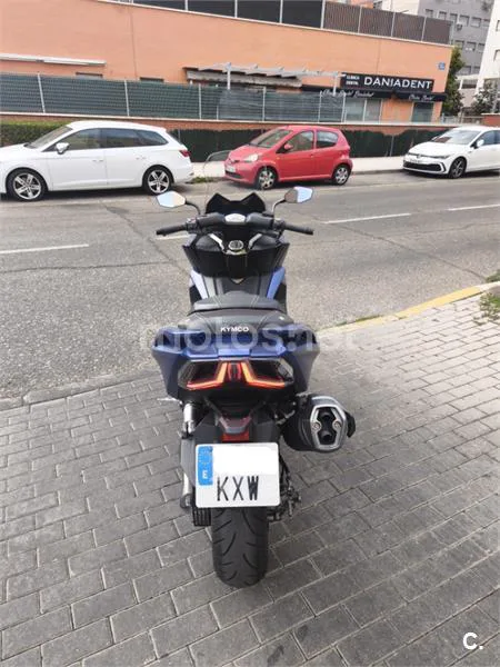 Kymco AK 550 - Vista 1