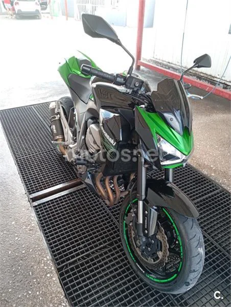 Kawasaki Z800 - Vista 1