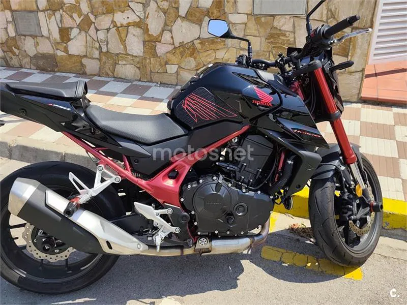 Honda CB750 Hornet - Vista 1
