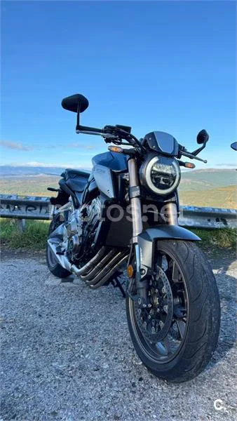 Honda CB650R - Vista 1