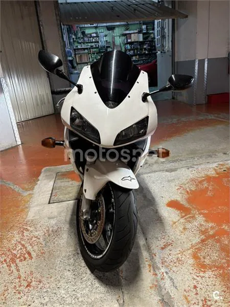 Honda CBR600RR - Vista 1