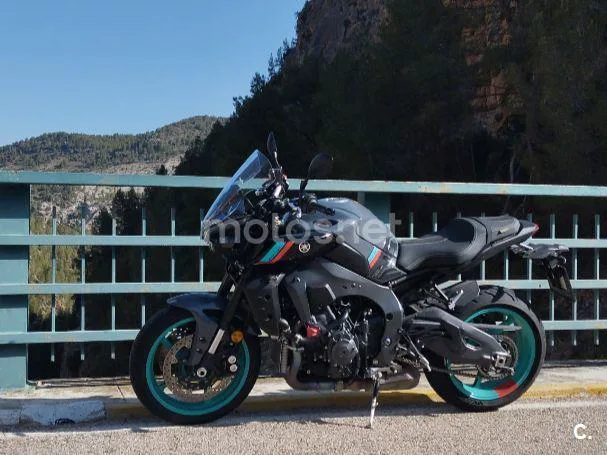Yamaha MT-10 - Vista 1