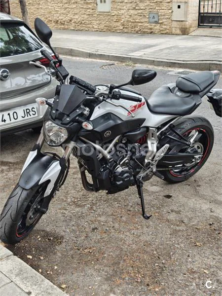 Yamaha MT-07 - Vista 1