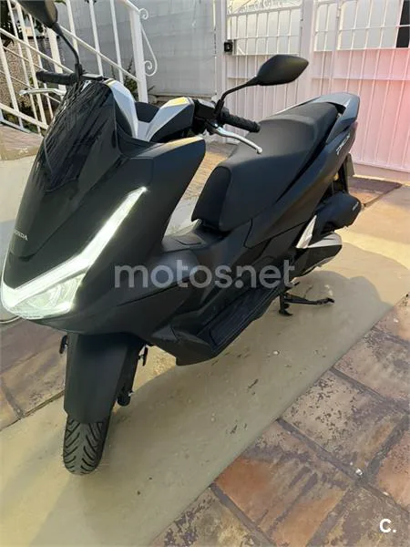 Honda PCX125 - Vista 1