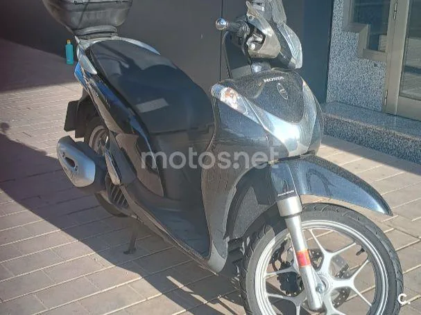 Honda SH125i - Vista 1