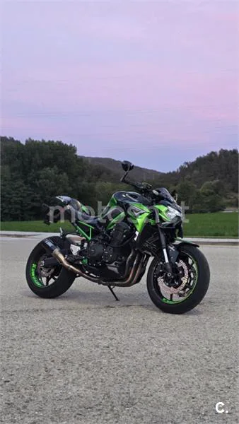 Kawasaki Z900 - Vista 1
