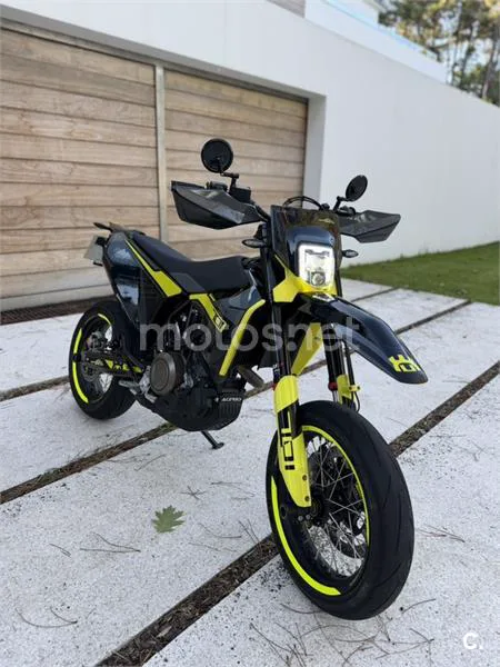 Husqvarna 701 Supermoto - Vista 1