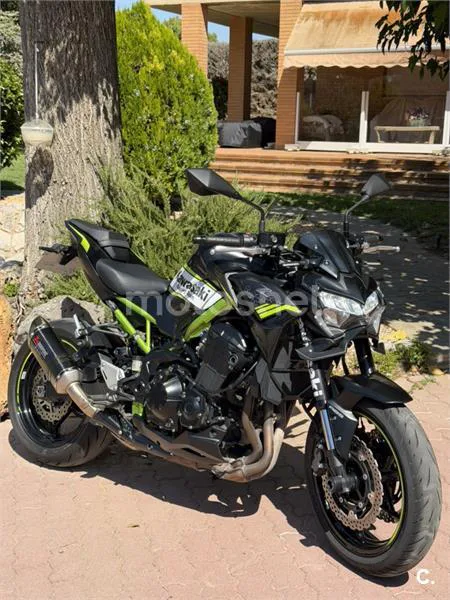 Kawasaki Z900 - Vista 1