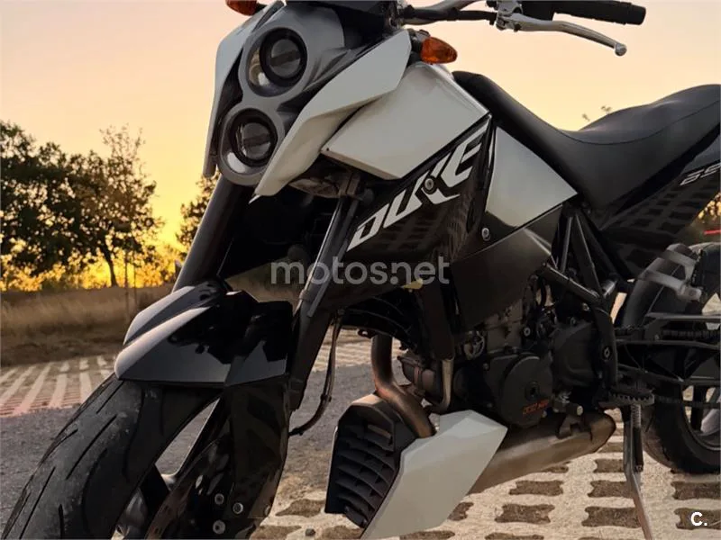 KTM 690 Duke - Vista 1