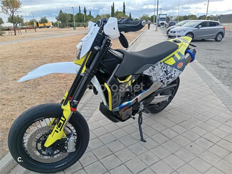 Husqvarna 701 Supermoto - Vista 1