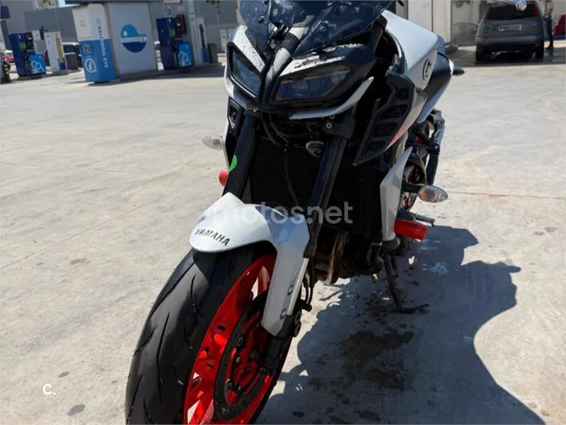 Yamaha MT-09 - Vista 1
