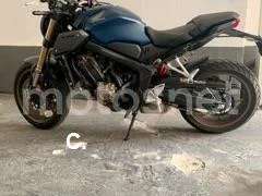 Honda CB650R - Vista 1
