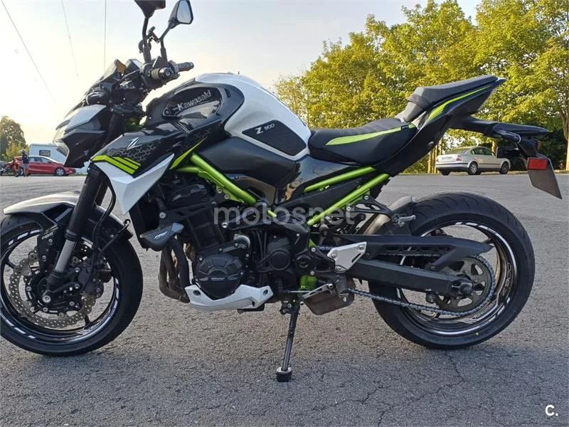 Kawasaki Z900 - Vista 1