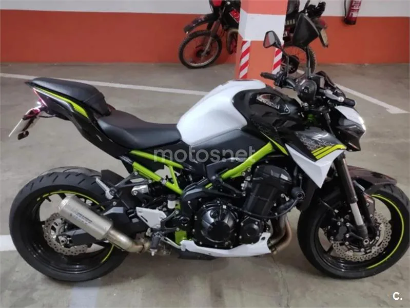 Kawasaki Z900 - Vista 1