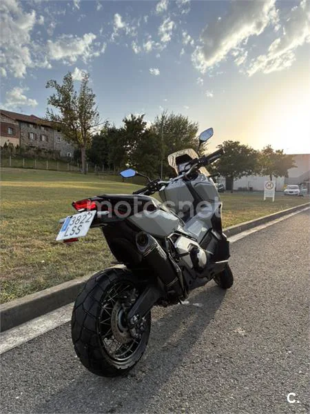Honda X-ADV - Vista 1