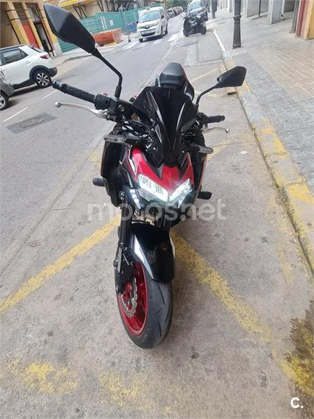 Kawasaki Z900 - Vista 1