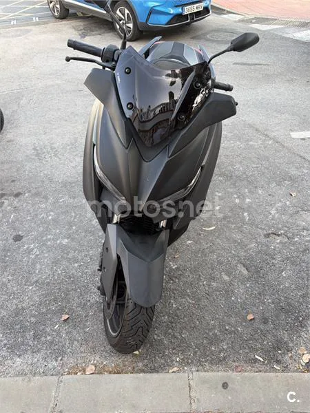 Yamaha XMAX 300 - Vista 1