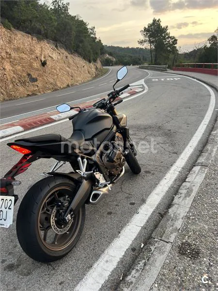 Honda CB650R - Vista 1