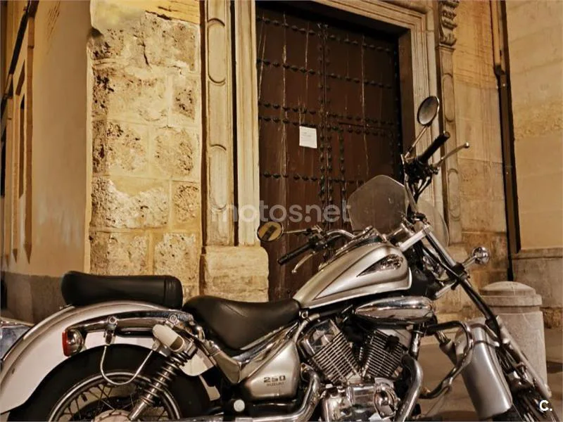 Suzuki Intruder LC 250 1000 € 2006 Granada - 1