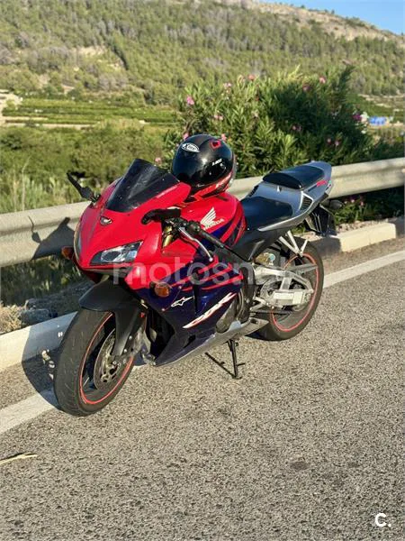 Honda CBR600RR - Vista 1